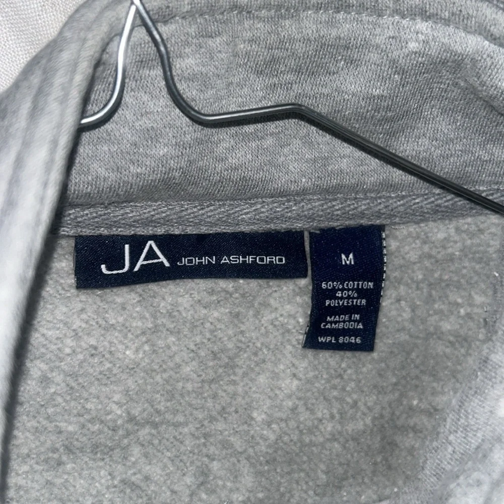 Gently used men’s sweater John ashford size M - Picture 2 of 3